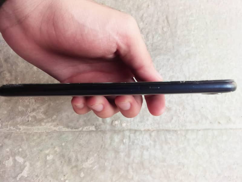 8/10 condition. . . battery 10/10 . . . inbox for more 2