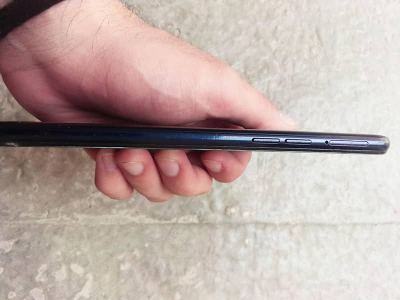 8/10 condition. . . battery 10/10 . . . inbox for more 3