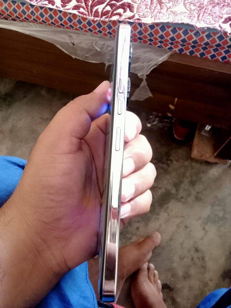 camon 20 condition 10x10 with box 3