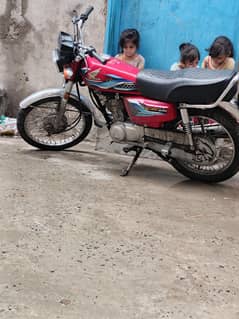 Hinda 125 2024 model  whatsapp 03107189890