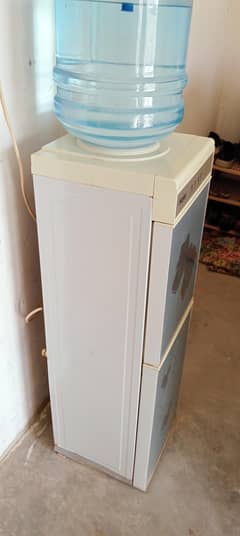 water dispanser