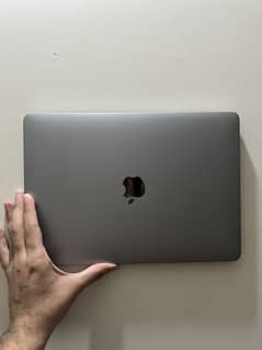 Macbook pro 2017 i7 13 inch 16/512 GB with touchbar