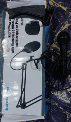 microphone stand with pop filter and mic