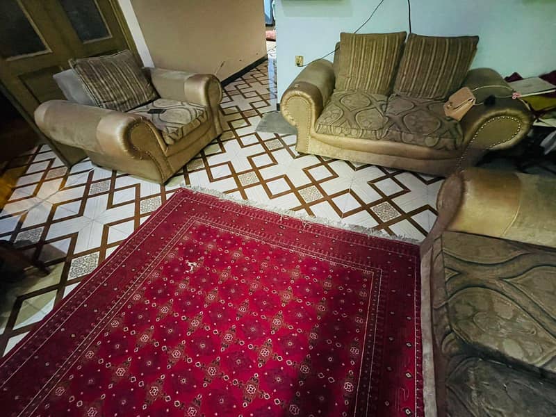 7 seated sofa set  good condition 1