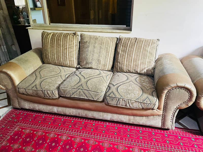 7 seated sofa set  good condition 2