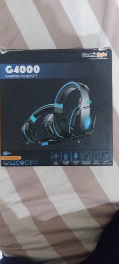 GAMING HEADPHONES_WITH MICROPHONE_ LIGHTNING HEADPHONE