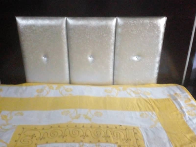 King/Double size bed set with side and dressing tables 1