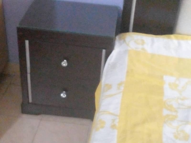 King/Double size bed set with side and dressing tables 2