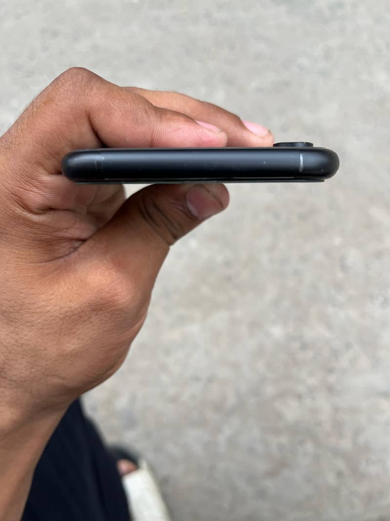 Iphone XR non active 2 months sim time exchange possible 2