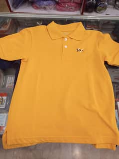 tshirts available medium 6sai 7 years gulberg 3 lahore