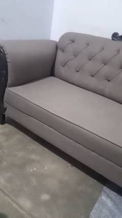 3 seater luxury sufa for urgent sale
