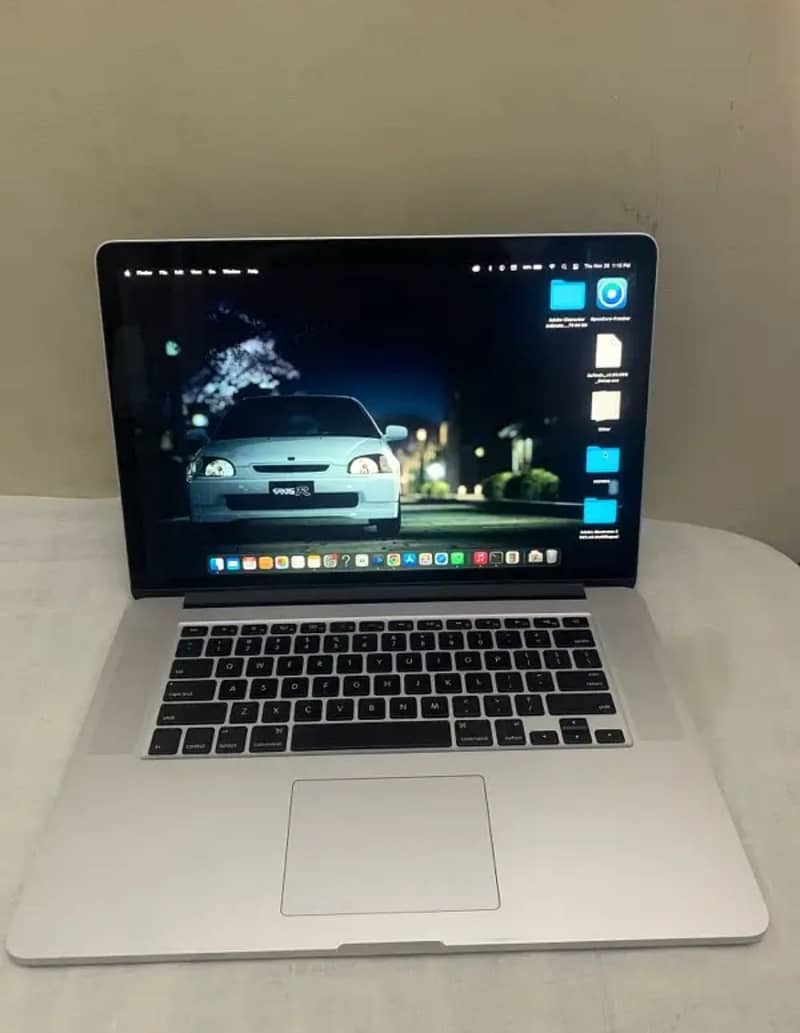 MACBOOK 2015 15” i7 16/256 with 2gb dedicated graphic card 0