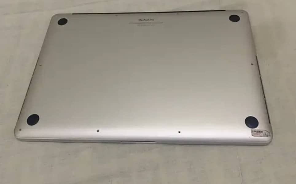 MACBOOK 2015 15” i7 16/256 with 2gb dedicated graphic card 2