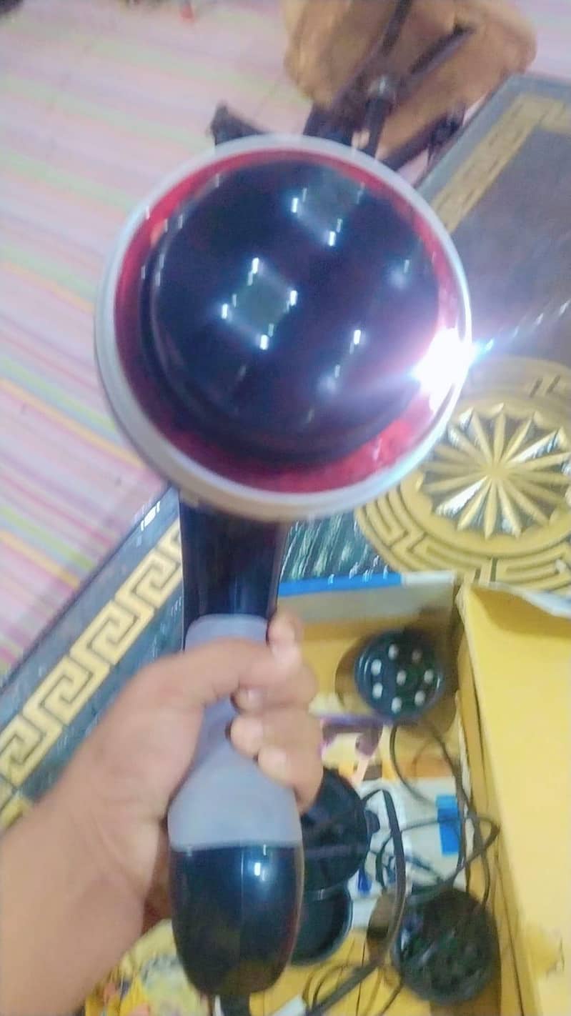 massager like a new not use at all with box all things are original 2