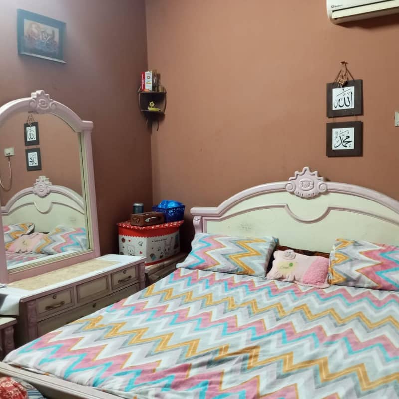 Bed with Side Tables + Dressing table 1