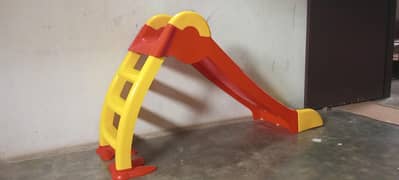 3 steps slide for kids. .
