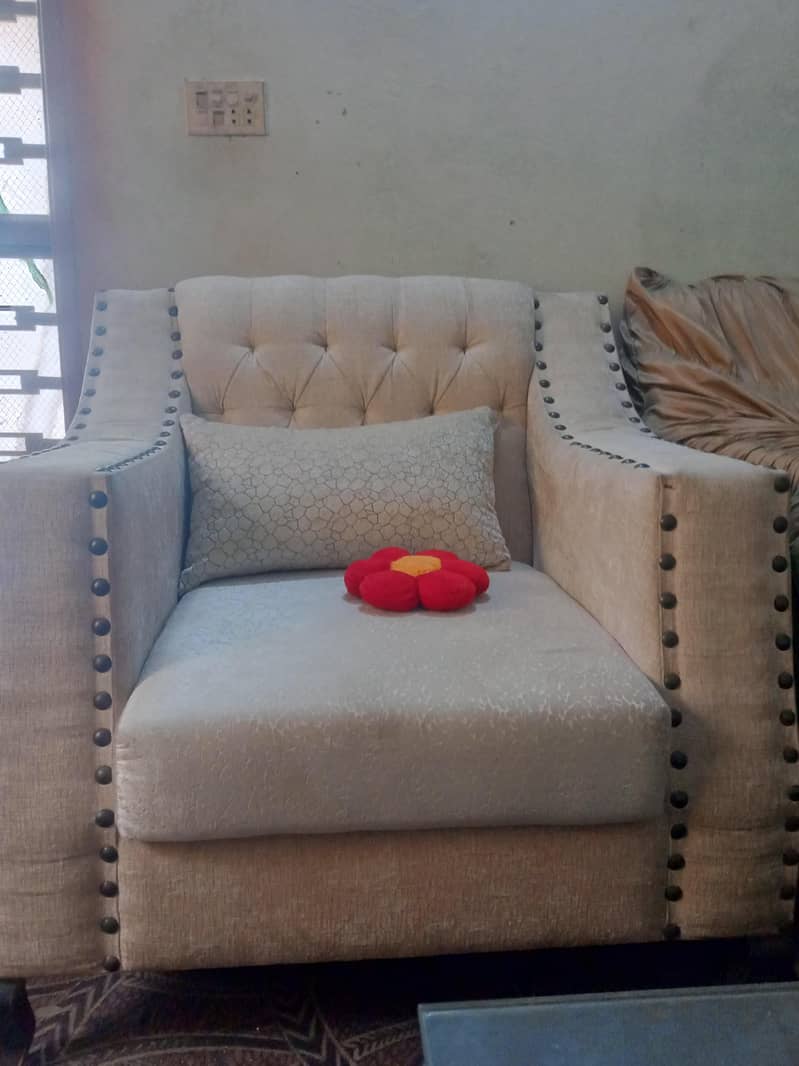 7 seater sofa set along with three tables (1 big table+2 small tables) 0