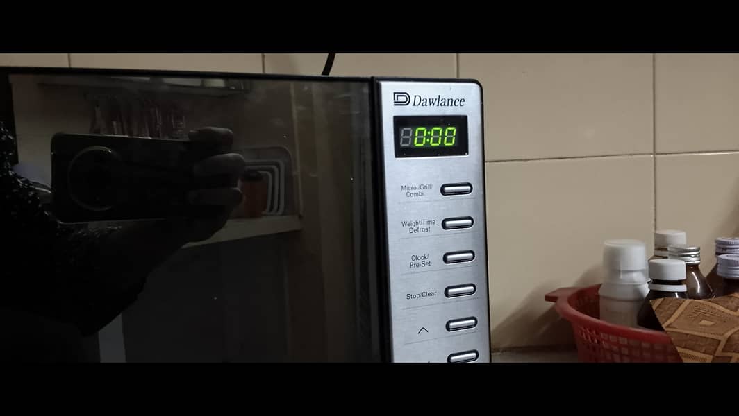 Dawlance automatic microwave (S) 2