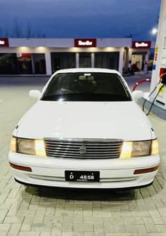 Toyota Crown  Turbo charge very good fuel average 17,18 KM/L Gurented