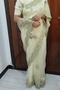 suite fency and decent  an decent a. saree for sale