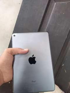 ipad mini 5.64Gb he . power button not working baqe all ok