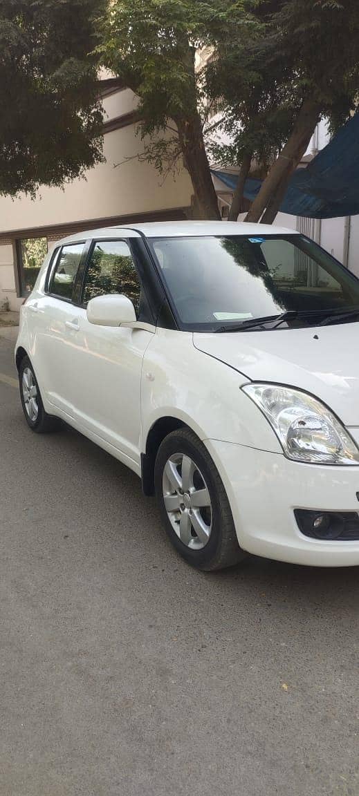 Suzuki Swift automatic  Lahore Register  Model: 2019 Register: 2019 2