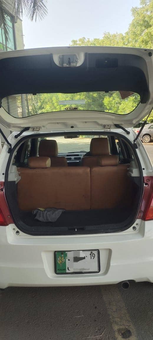 Suzuki Swift automatic  Lahore Register  Model: 2019 Register: 2019 5