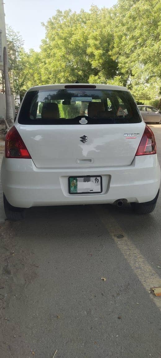 Suzuki Swift automatic  Lahore Register  Model: 2019 Register: 2019 7