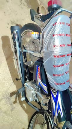 Honda 125 black color applied 4 1400 chala howa hobi lega first owner