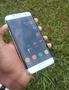 assalamualaikum selling galaxy S7 edge daul sim