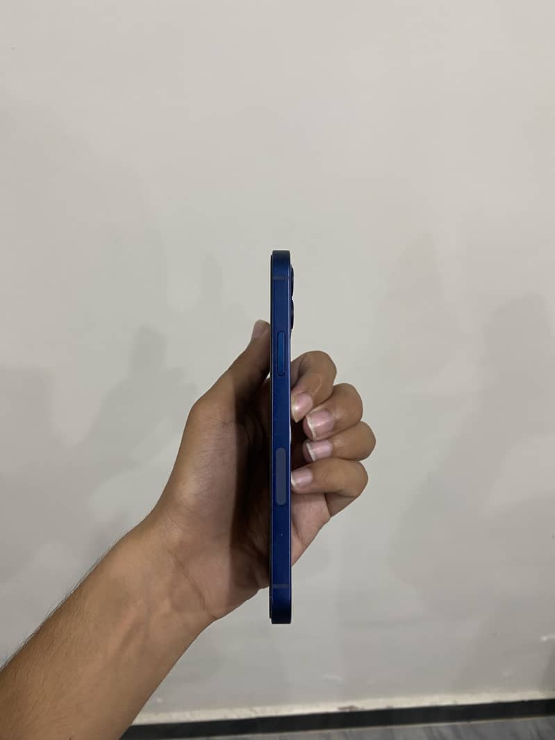 iPhone 12 3