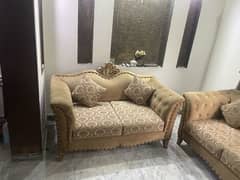 Selling this 6 seater sofa set. Condition is 10/10