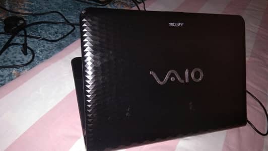 good working, sirf battery kharab ha, with charger,CD player,all worki