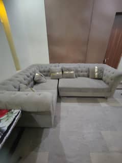New hi hain just few months use sofa