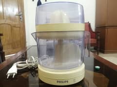 Domestic juicer machine. Company: PHILIPS
