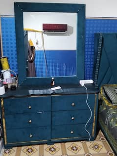 bilkul new h bs aik month he use Howa h ghr he para rha h urgent sale