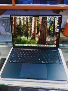 MacBook Air chip Apple M3 Battery cycle 10 Like new condition 10/10