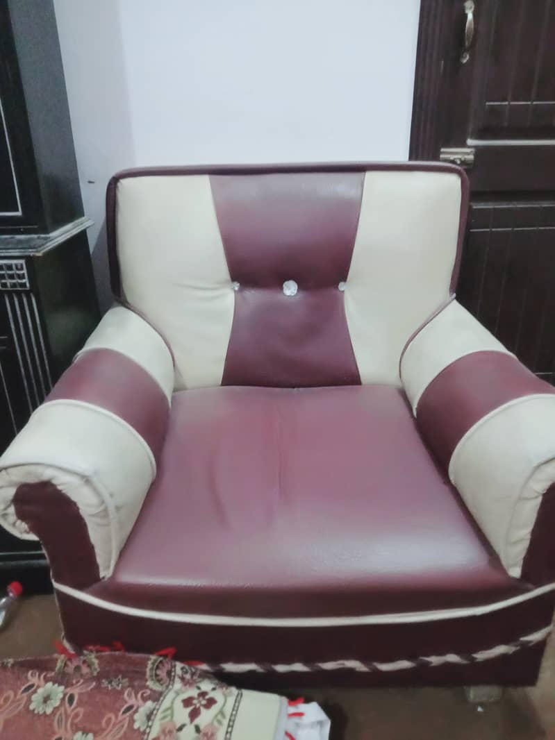Doublebed+dressing table+side table+single sofa 1