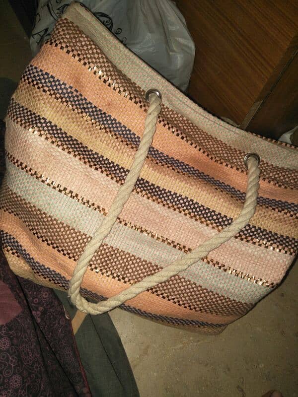 handbag in very low price. . price can be negotiate. inbox only 0