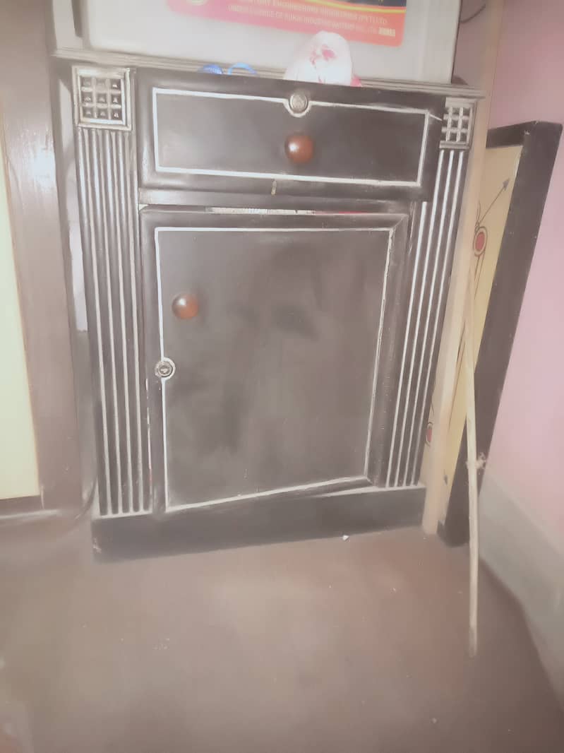 Doublebed+dressing table+side table+single sofa 2