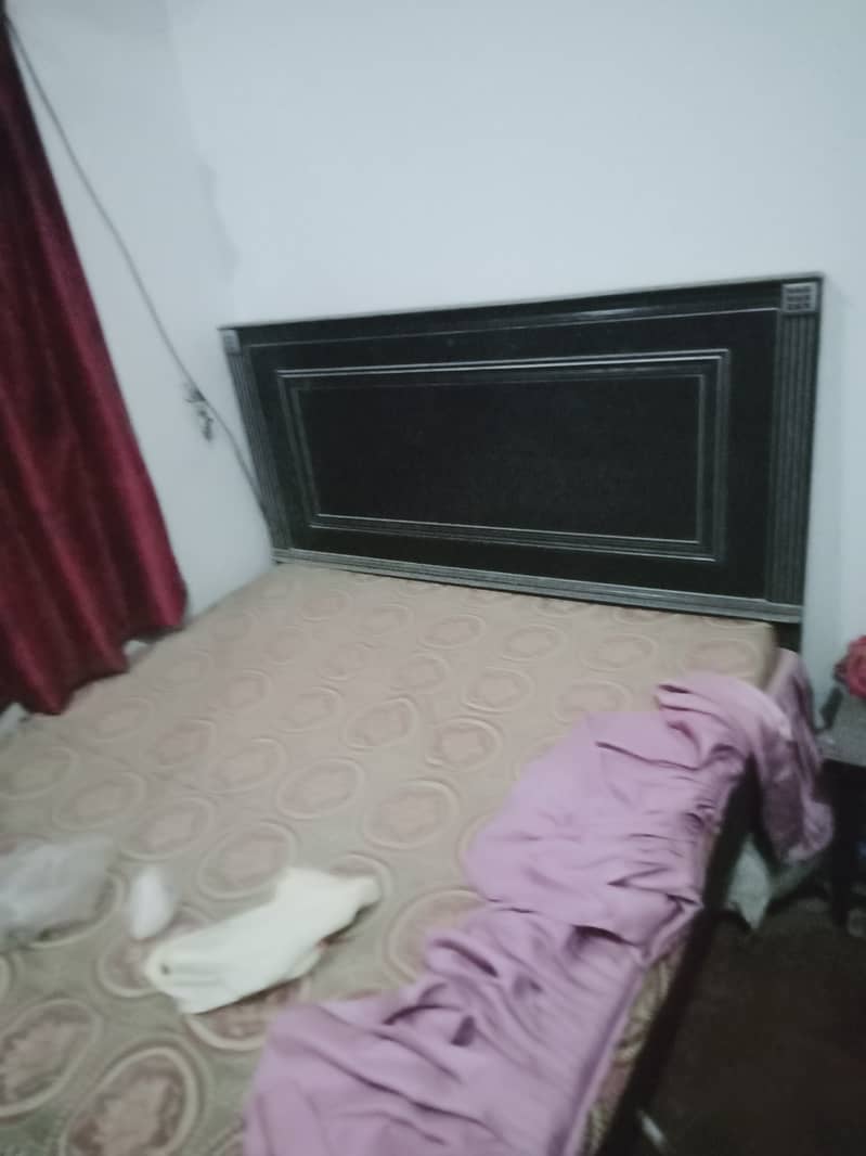 Doublebed+dressing table+side table+single sofa 4