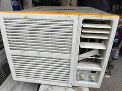 midea Window AC  in Good Condition 0.75 Ton