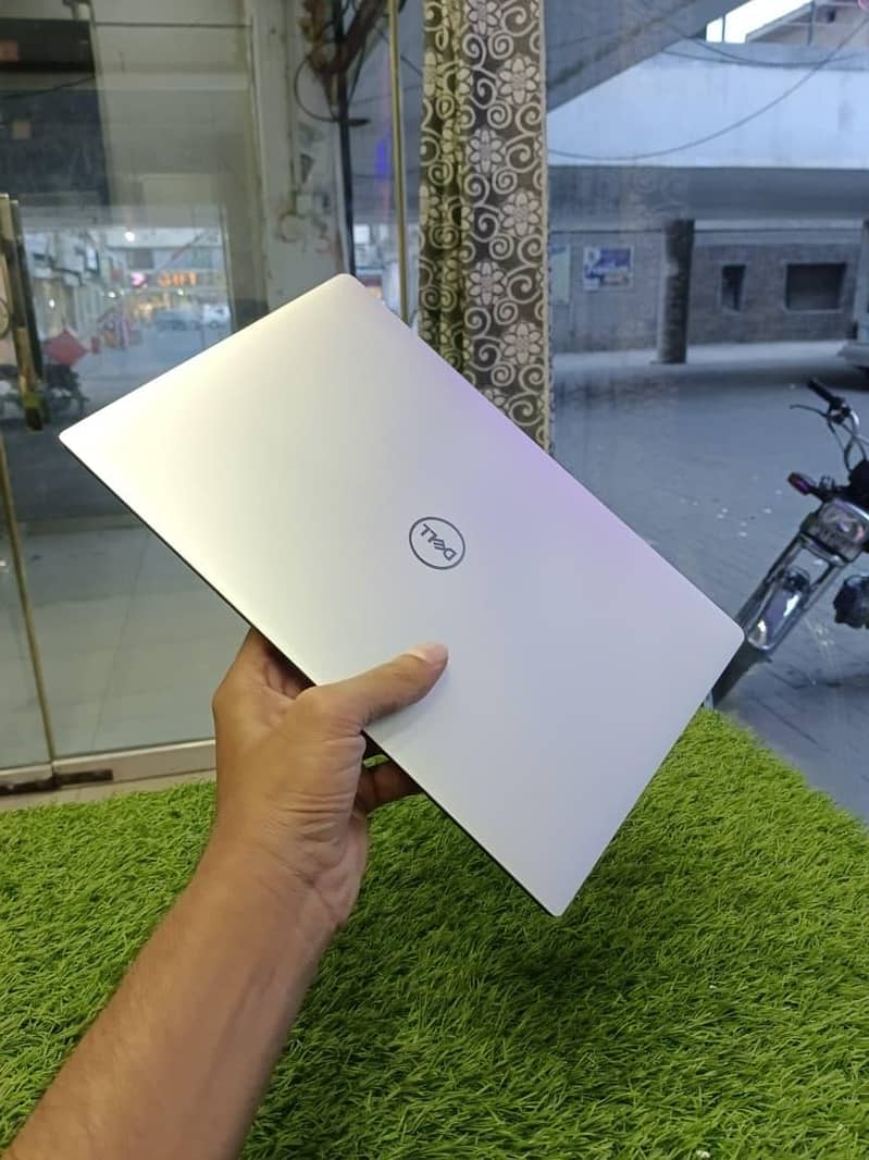 DELL XPS 9370 Core i7 8th Gen TOUCHSCREEN 2
