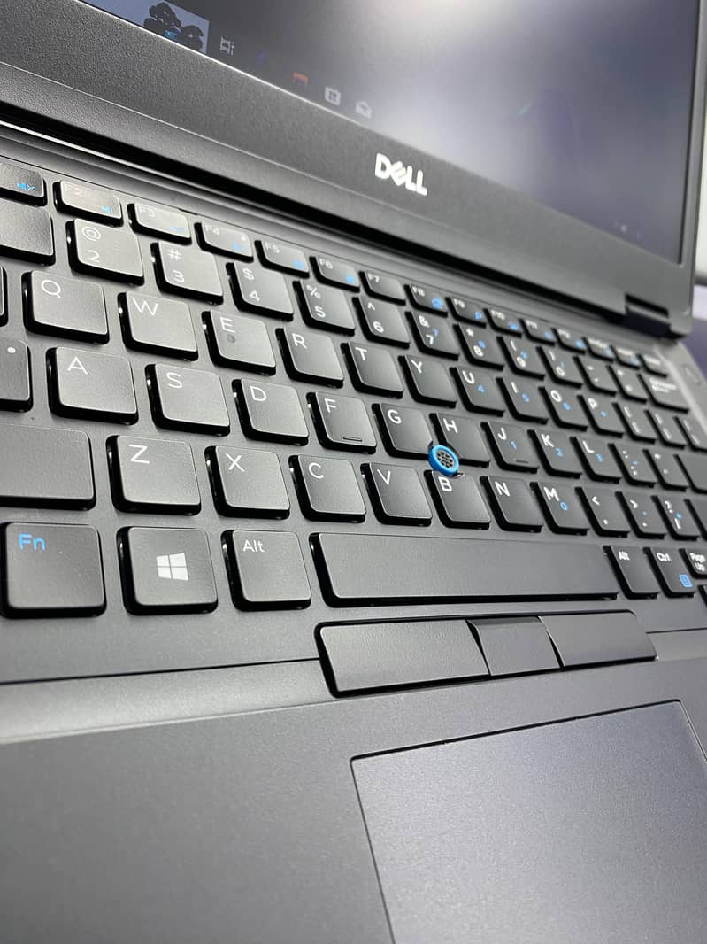 DELL LATITUDE i5-7th Generation ( U PROCESSOR )(8/256gb) 6