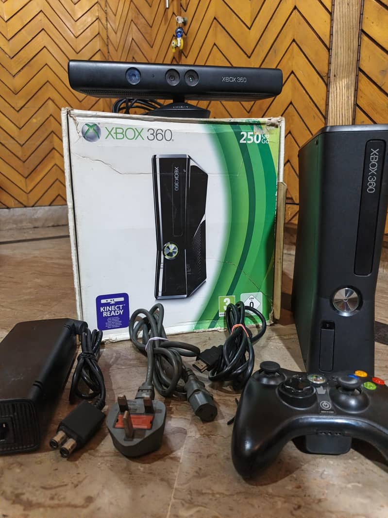 Xbox 360 (used) Jailbreak brand new condition with Kinect sensor 0