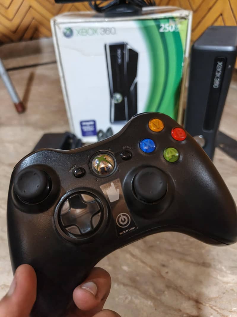 Xbox 360 (used) Jailbreak brand new condition with Kinect sensor 1