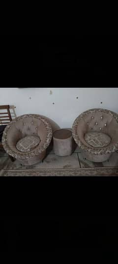 FOR SALE: 2 Coffee Chairs with Round Center Table