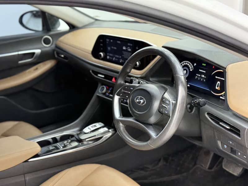 Hyundai Sonata 2023 top of line 2.5 bank lease 29 Installment paid 6