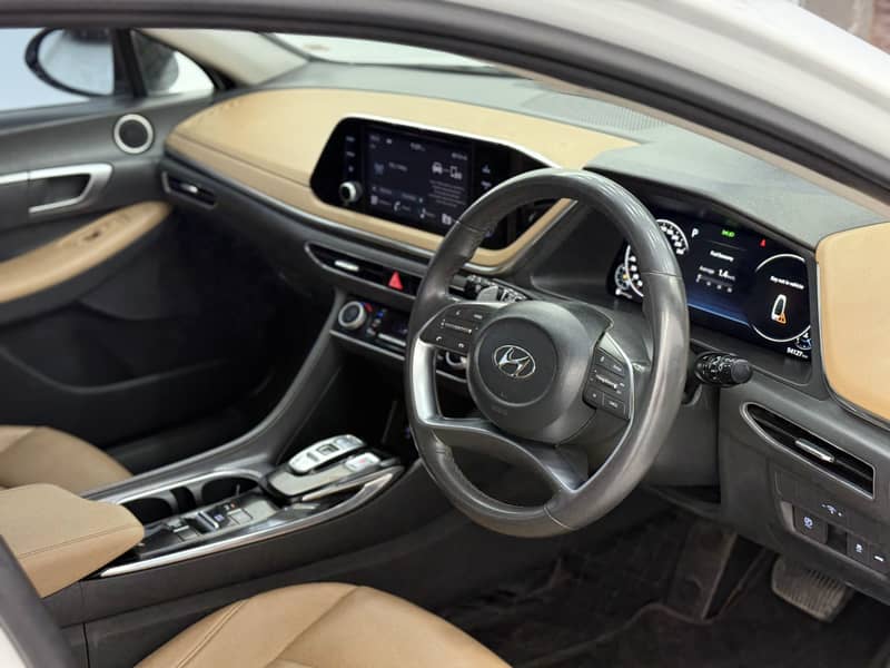 Hyundai Sonata 2023 top of line 2.5 bank lease 29 Installment paid 10