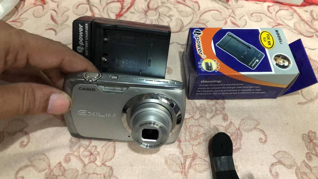 Casio Exilim 14.1 mp Digital Camera working condition 1